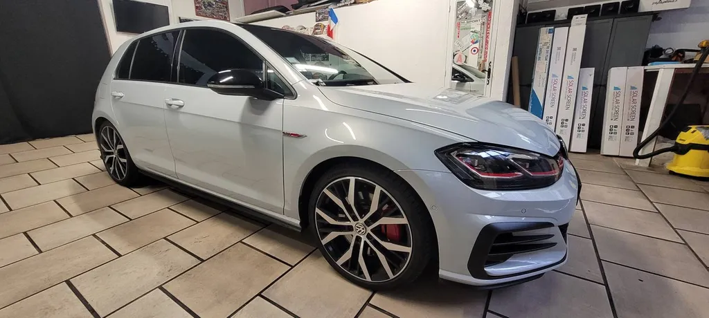 polissage lustrage et retouche peinture sur golf 7 gti sur grasse dans les alpes maritimes