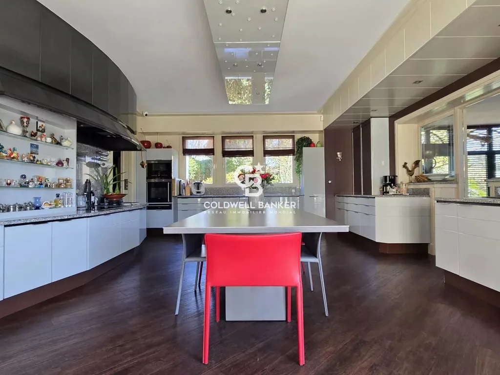 acheter une maison d'architecte dans un écrin de verdure proche du mans