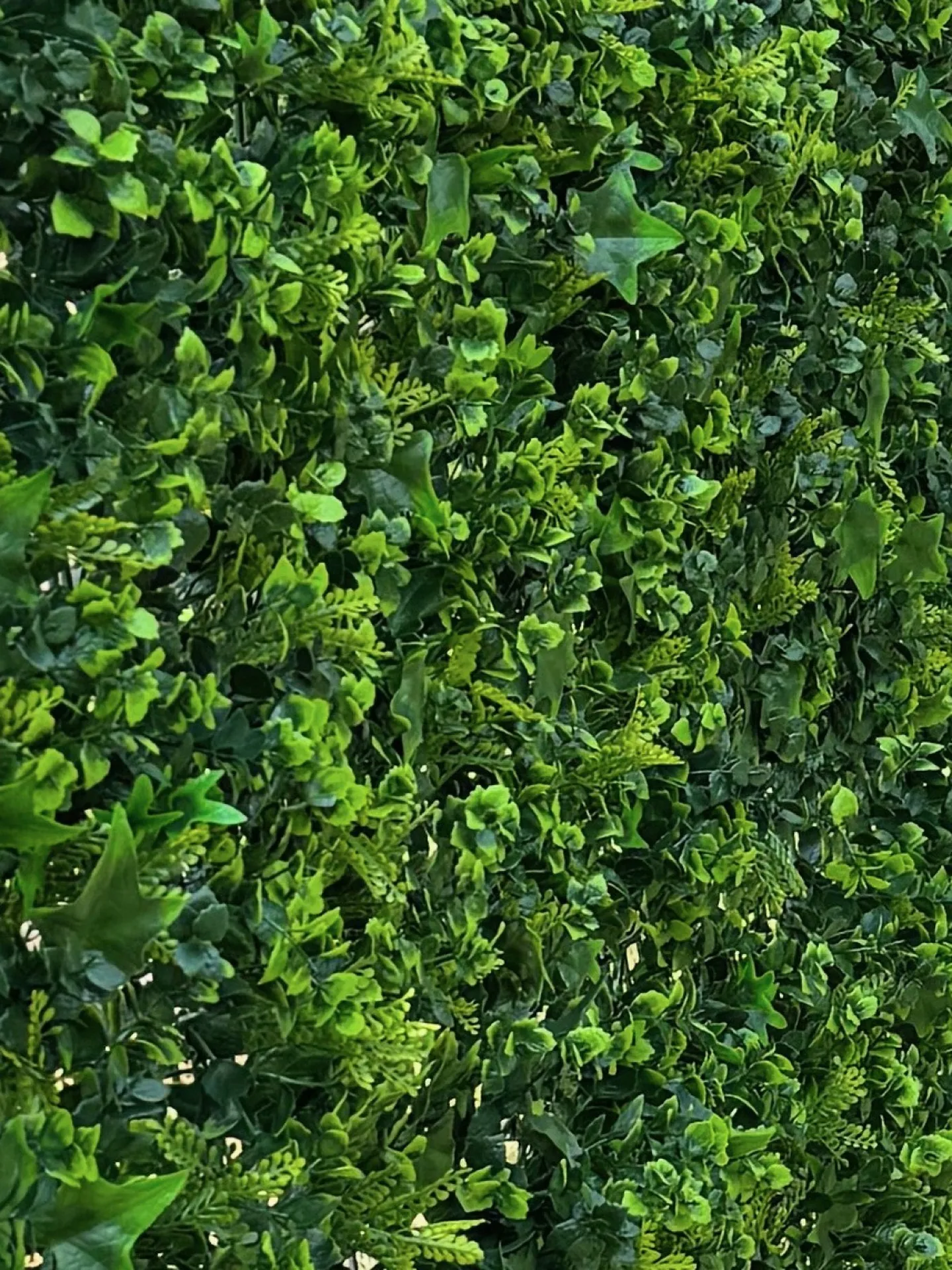 Brise vue, haie artificielle en feuillage plastique pour une société sur Venelles