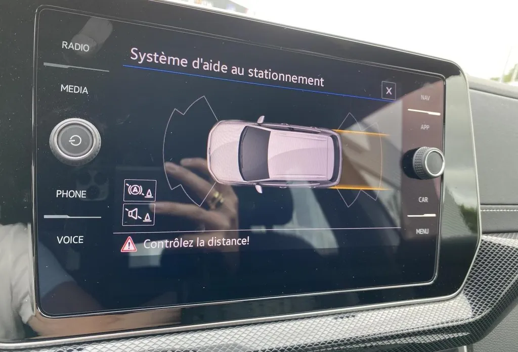 Volkswagen T-Cross R-Line d’occasion automatique essence à vendre à Rouen chez concessionnaire