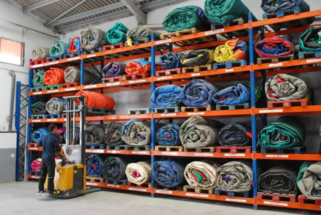 Nous proposons des services d'hivernage pour structures gonflables à Saint-Étienne et sur l'ensemble du territoire français.