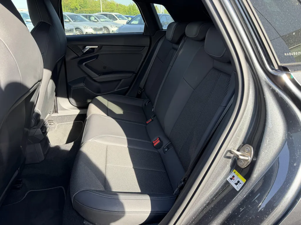 Achat voiture occasion Audi A3 Sportback hybride S Line disponible proche de Le Havre chez Caudebec Automobiles
