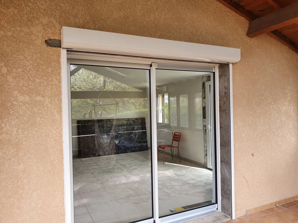 Pose de volet roulant en rénovation à VILLEFRANCHE SUR SAONE