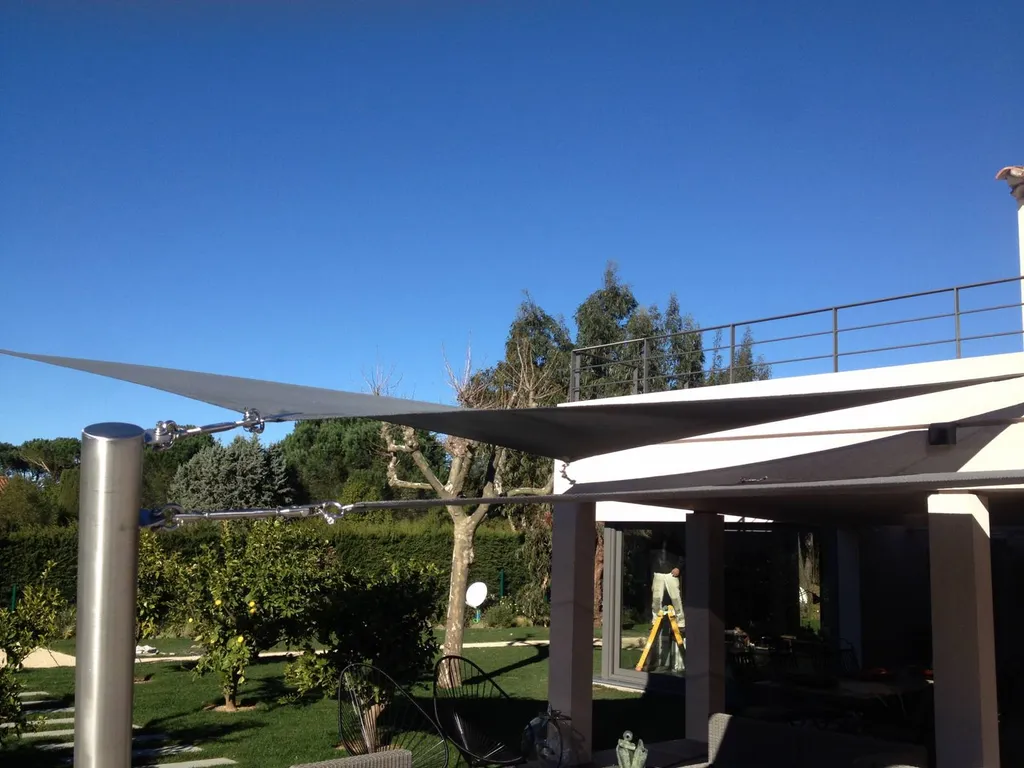 Voile tendue Triangle  pour professionnel et particulier Var et Alpes Maritimes