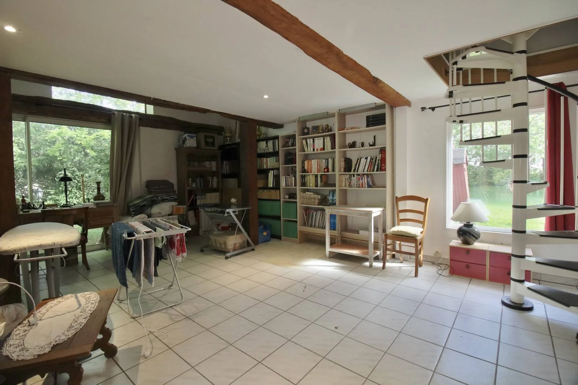 Propriété de 246 m² habitables sur son jardin de 3 680 m², fleuri et arboré, avec piscine, à 30 minutes de Rouen et de Dieppe, Seine Maritime, 76