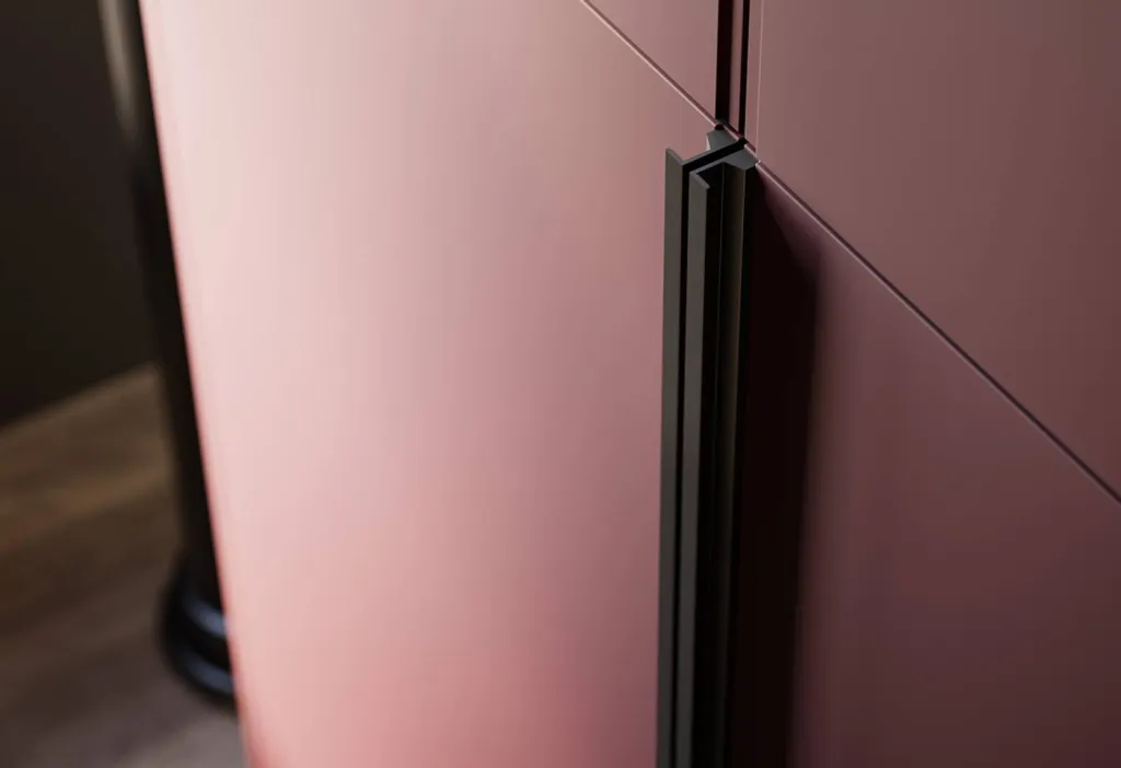 Acheter et faire poser à Sanary sur Mer une cuisine design écologique en alu recyclable et bois de récupération