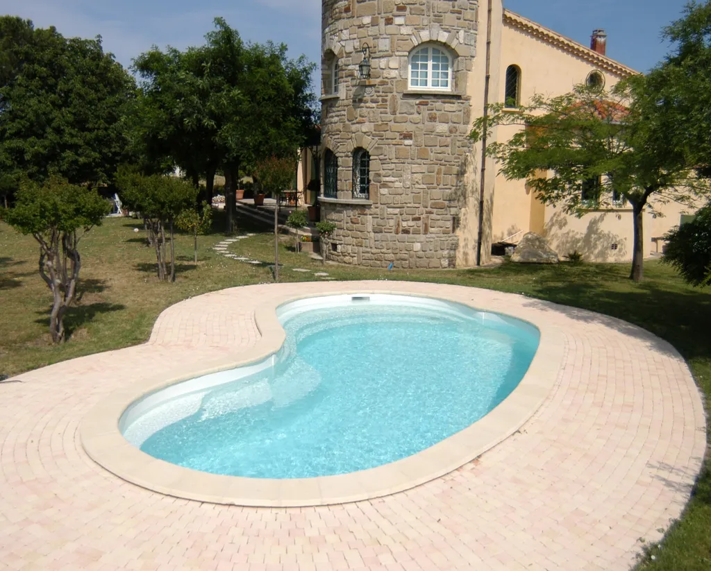 PISCINE COQUE BLUE ISLAND - 8M65 X 4M35