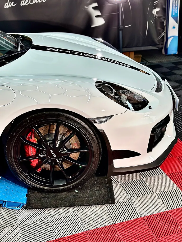 la meilleure protection carrosserie PPF voiture protection carrosserie Lyon Porsche GT4