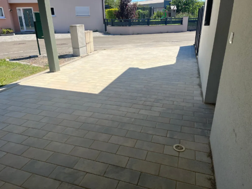 Entrée de maison en pavé à Boofzheim