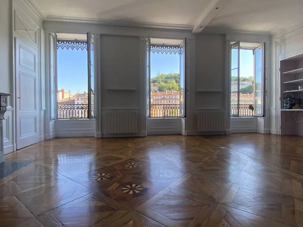 Devis menuisier pour remplacement de fenêtres en bois à Lyon 2 Quartier d'Ainay