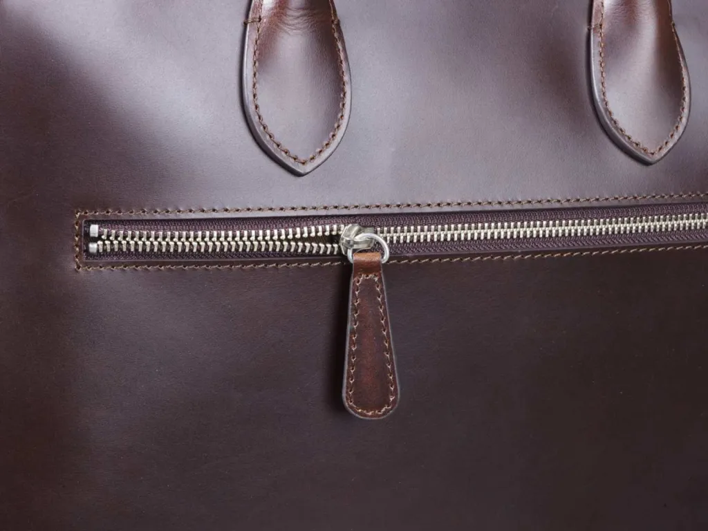 photo maroquinerie, bagagerie Bexley cartable homme cuir bordeaux détail poche