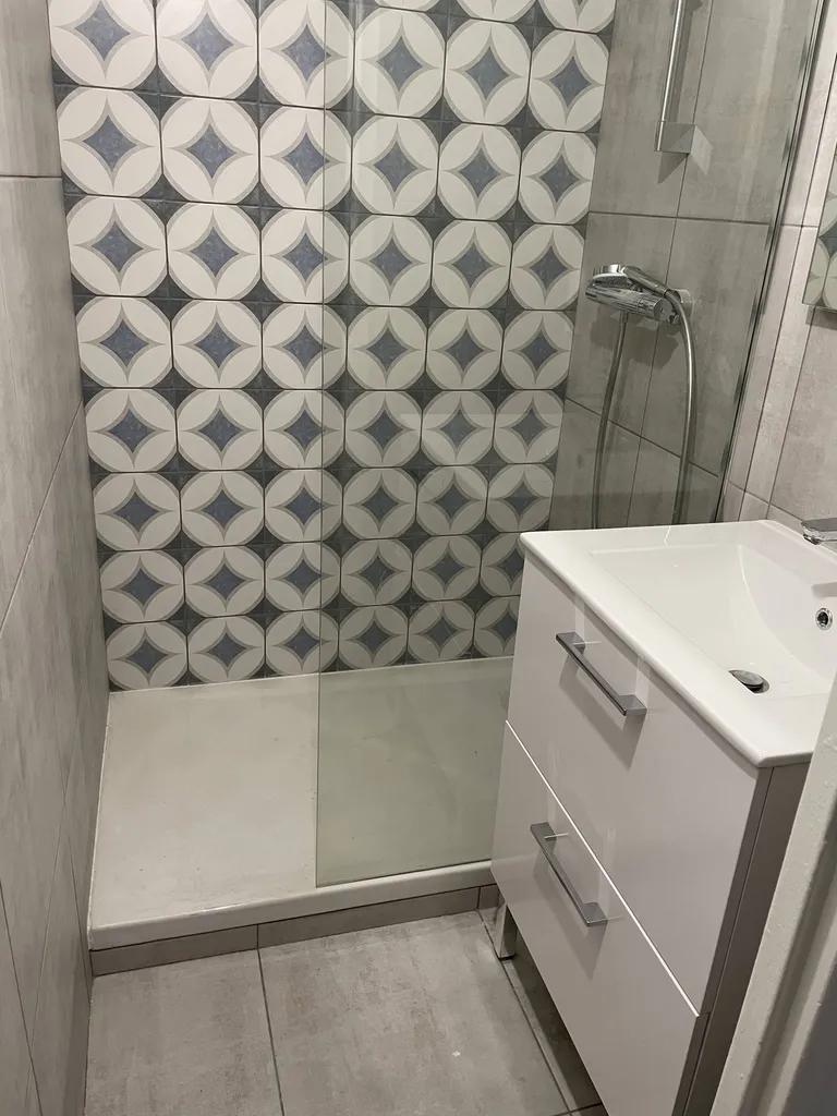 Rénovation d'une petite salle de bains à Tassin la Demi Lune près d'Ecully (69)