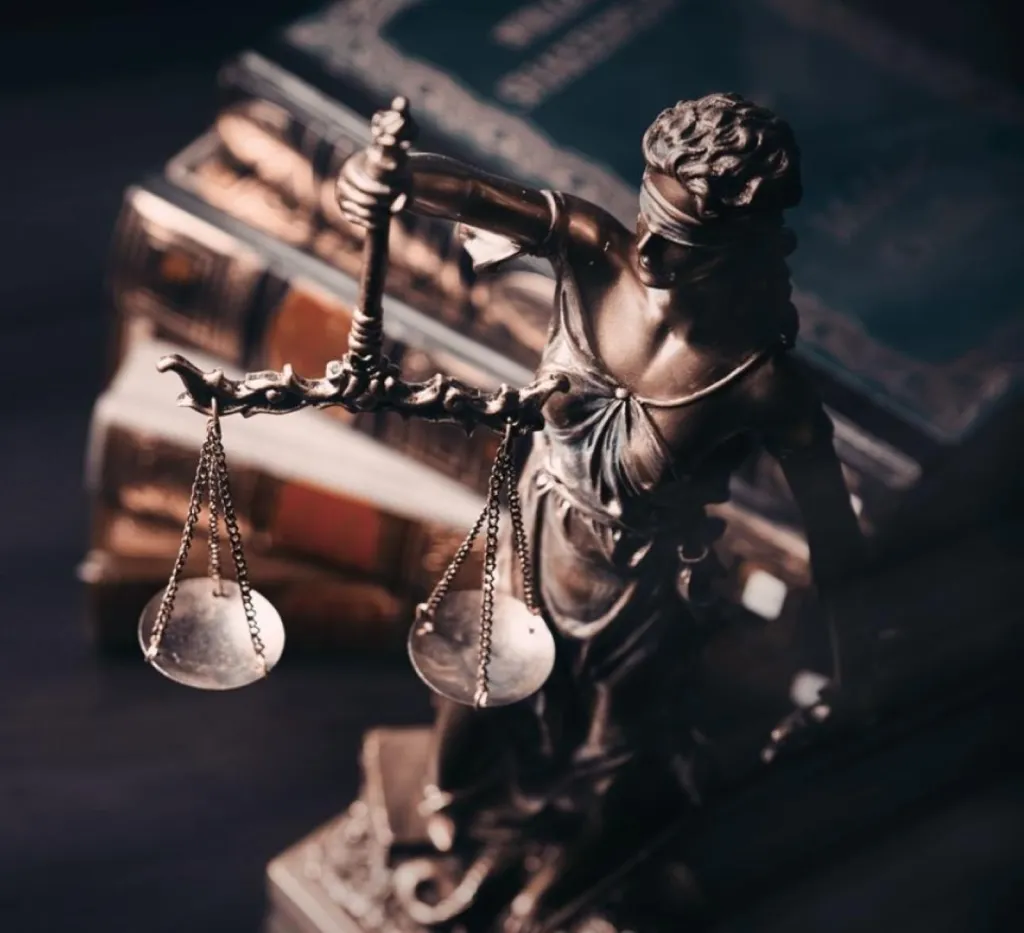 Avocat en droit de la famille et en droit immobilier à Aix-En-Provence ( divorce, séparation, pacs, pension alimentaire, garde d'enfants et garde alternée)