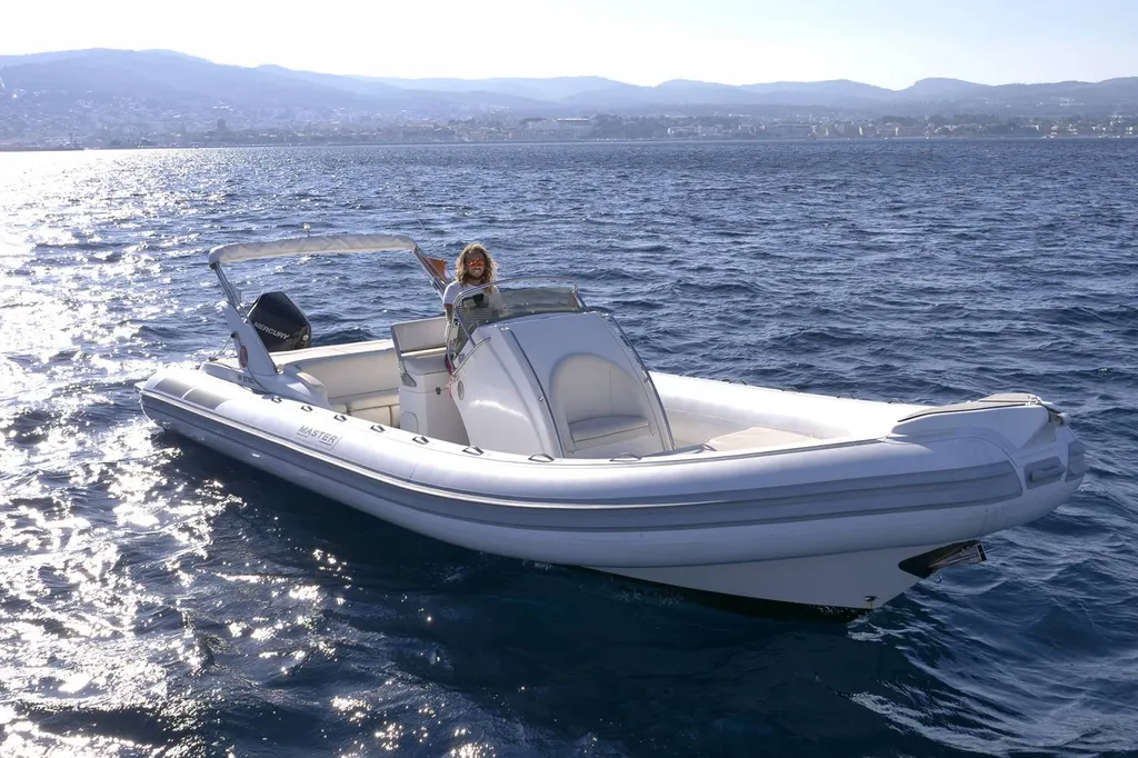 Sorties en bateau dans les Calanques avec un semi rigide