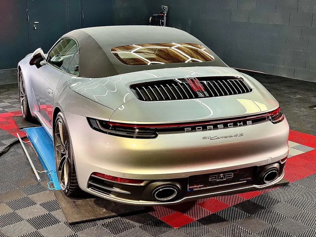 Protection carrosserie Porsche 992 4S cabriolet traitement céramique à Tassin la Demi Lune