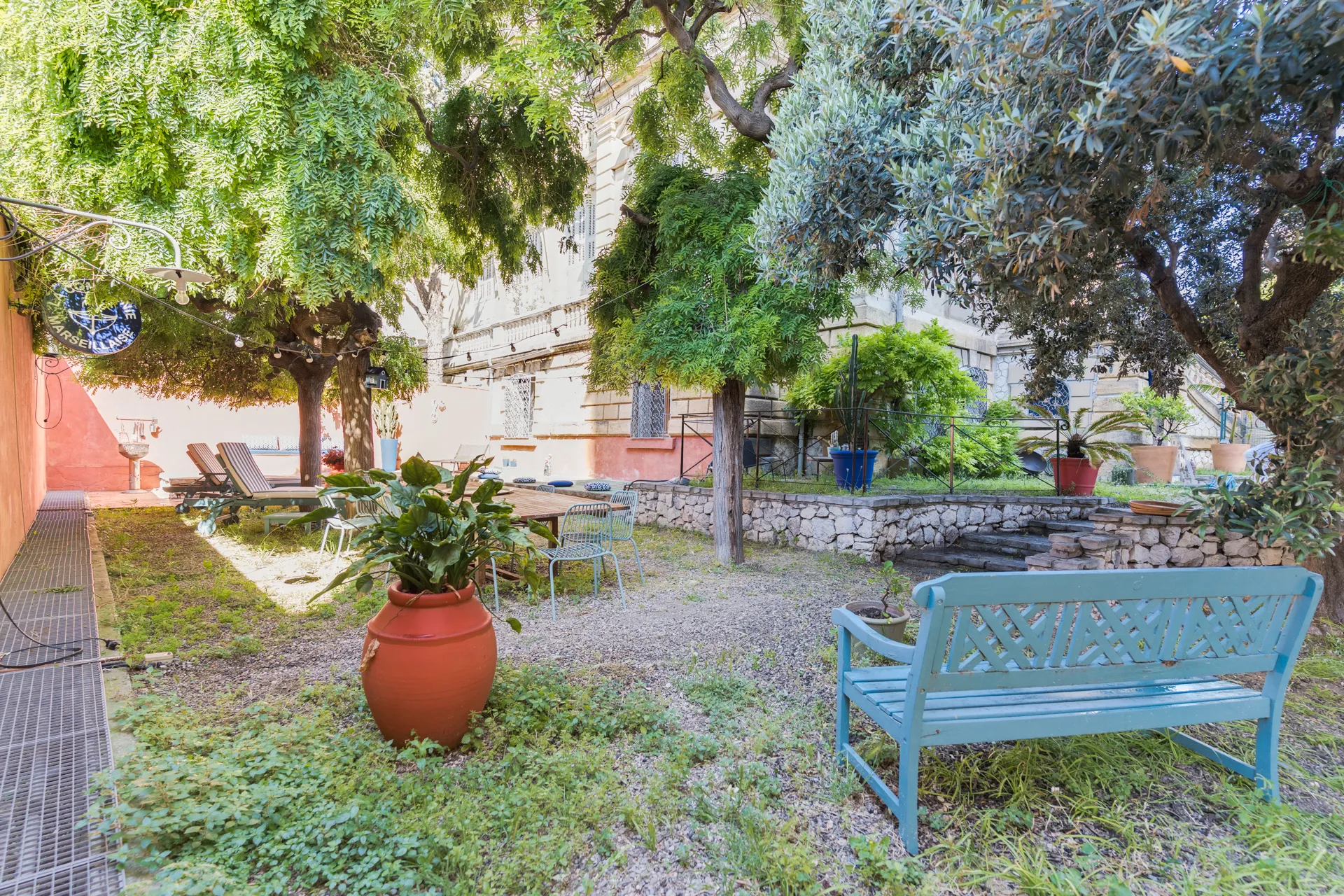 Vente appartement T3 Marseille 8ème  en rez-de-jardin d'une maison de maitre avec parking privatif et couloir de nage