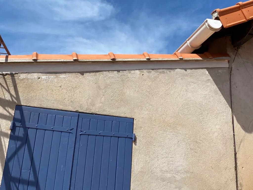 Changement d’une toiture tuiles plates de Marseille sur Gréasque près de Aix en Provence