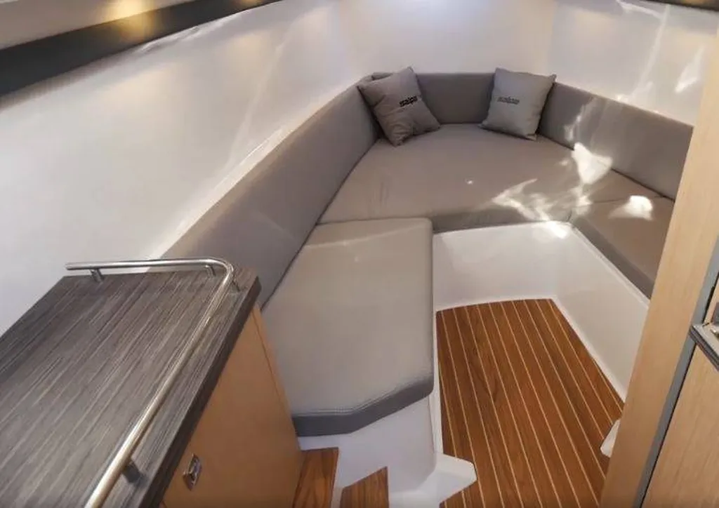 Semi-rigide Salpa avec cabine à vendre à La Ciotat dans le 13