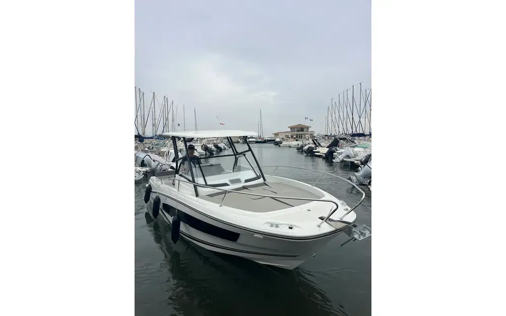 Jeanneau Cap Camarat 7.5 WA d’occasion 2025 avec Honda BF250 : Day-Boat premium chez Toni Marine près de Toulon
