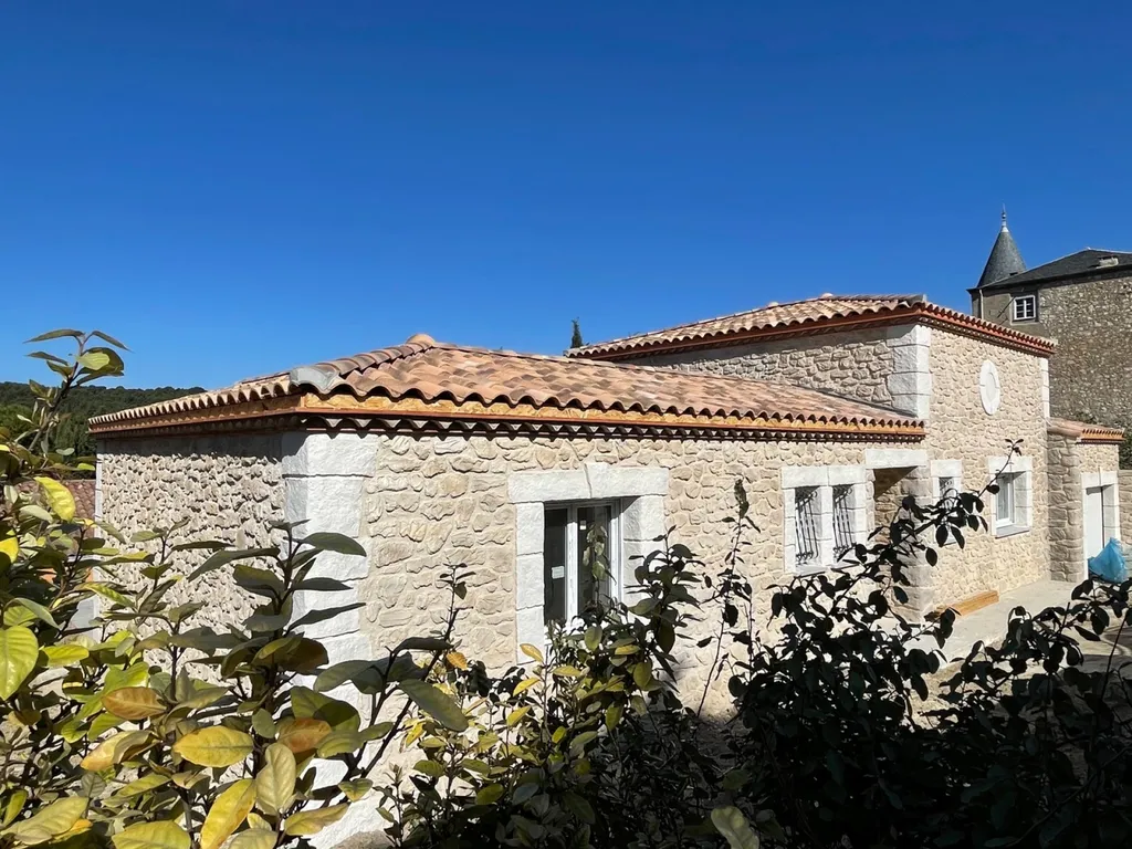 Finition Pierre taillée à Portel des Corbières dans l’Aude.