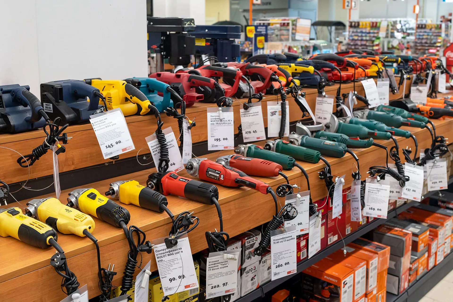 Grossiste Outillage Électroportatif Marseille : Export Algérie, Maroc, Tunisie au départ de Marseille