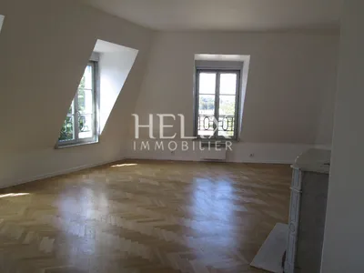 Quartier château un appartement de grand standing avec la vue sur le château de Saint Germain en Laye avec 2 chambres au pied du RER direction Paris La Défense