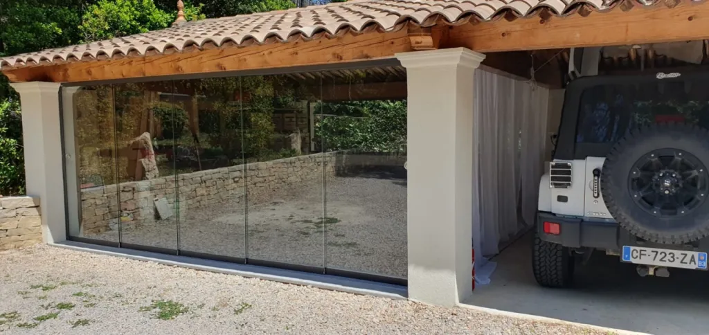 installation dur mesure rideaux de verres la roquebrussanne