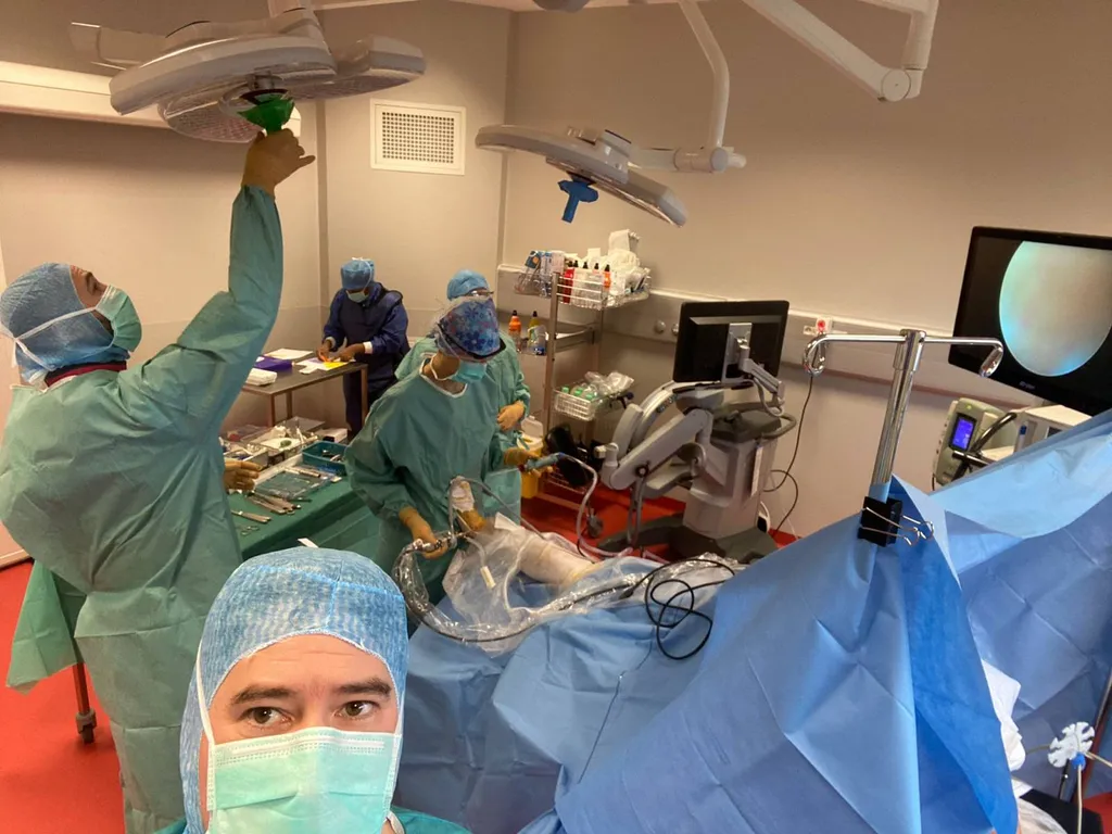 Docteur Julien Beldame, chirurgien orthopédiste, visite le centre SOS Pied Cheville à Bordeaux