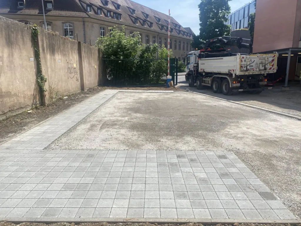 Comment préparer un terrain pour la pose d'enrobé d'un parking à Strasbourg CLK 