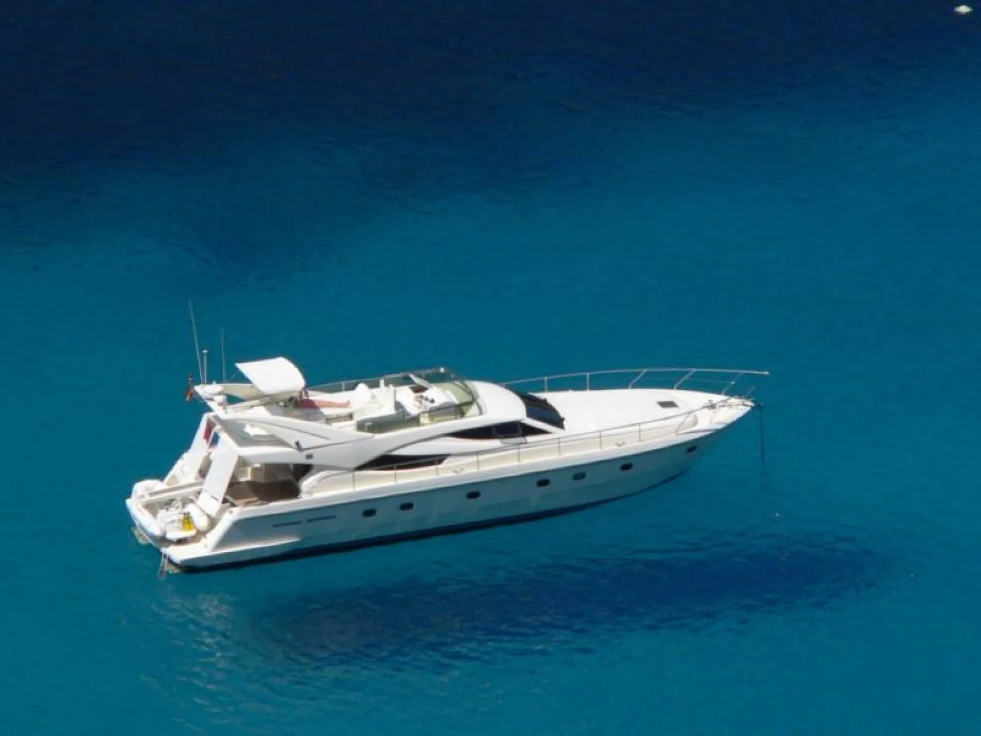 Formation pratique de perfectionnement à la barre au Pradet avec entraînement aux manœuvres de port, lecture de carte et gestion du vent en mer