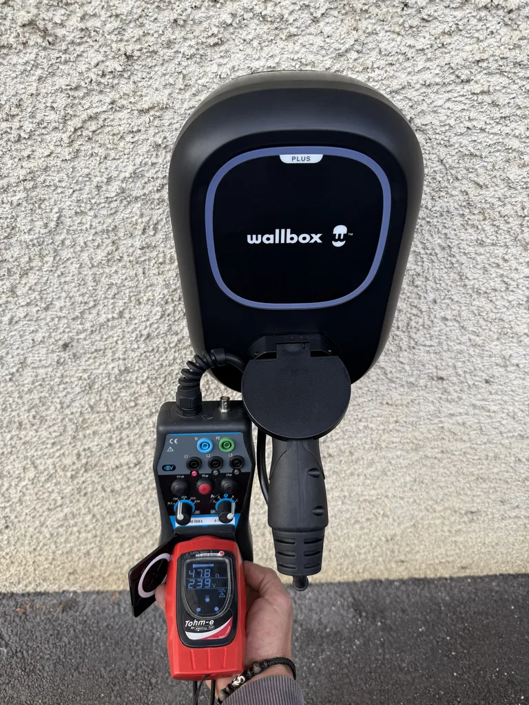 Test de tension et validation de charge d'une borne Wallbox à Blagnac en Haute-Garonne