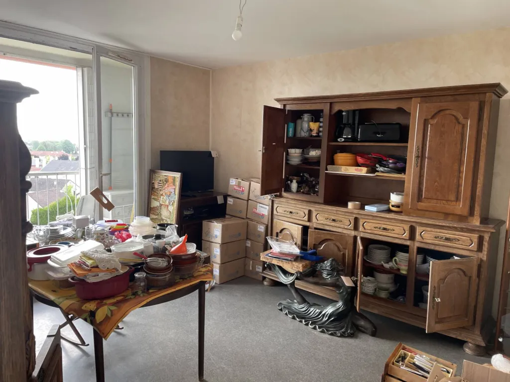 un salon à déménager par la société Oben à Yvetot