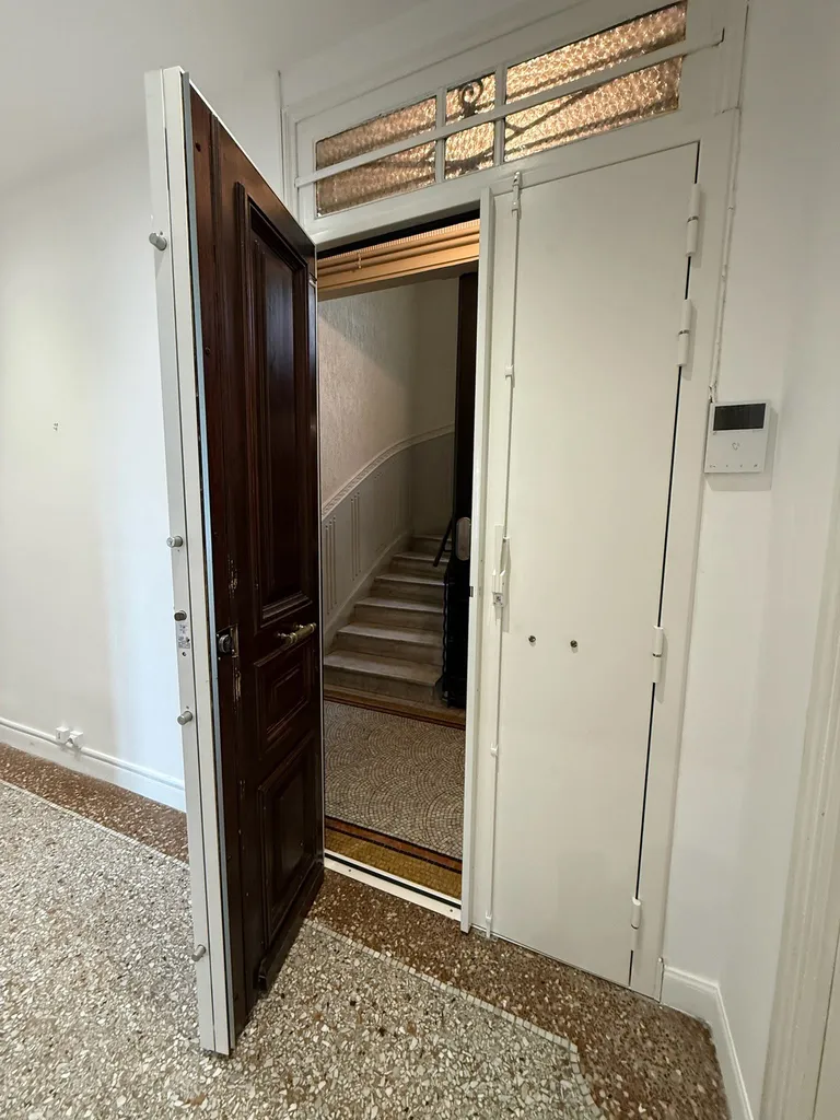 Renforcement de la Sécurité de Porte d'Entrée d'Appartement à Nice
