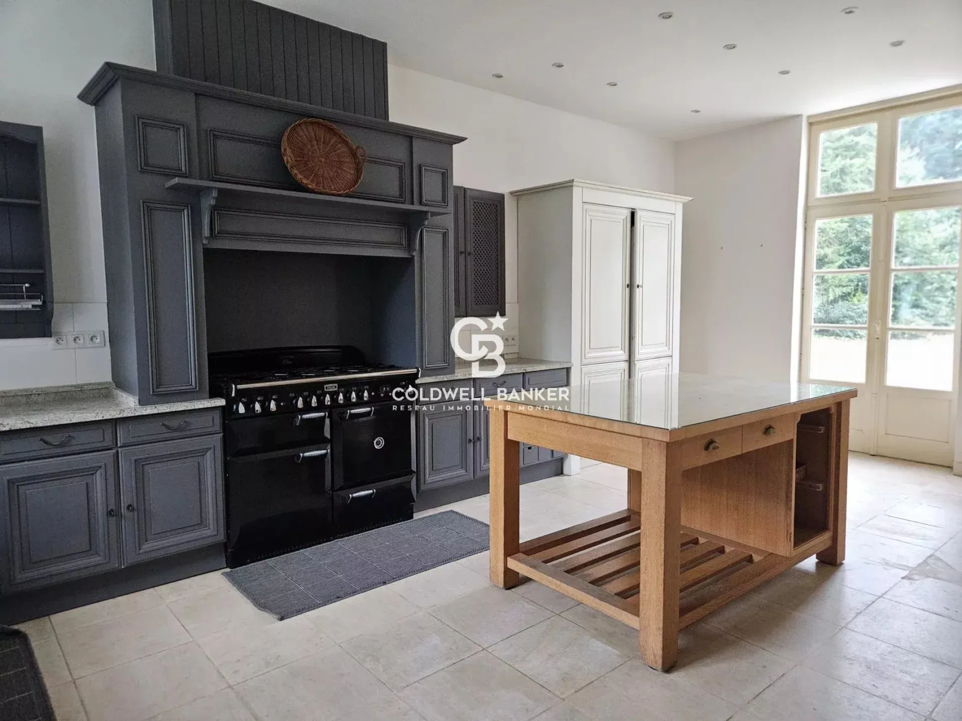 acheter une propriété avec des dépendances et plus de 25 ha de terrain