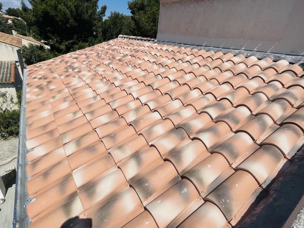 Réfection d’une toiture avec rénovation de charpente et isolation sur Aix en Provence.