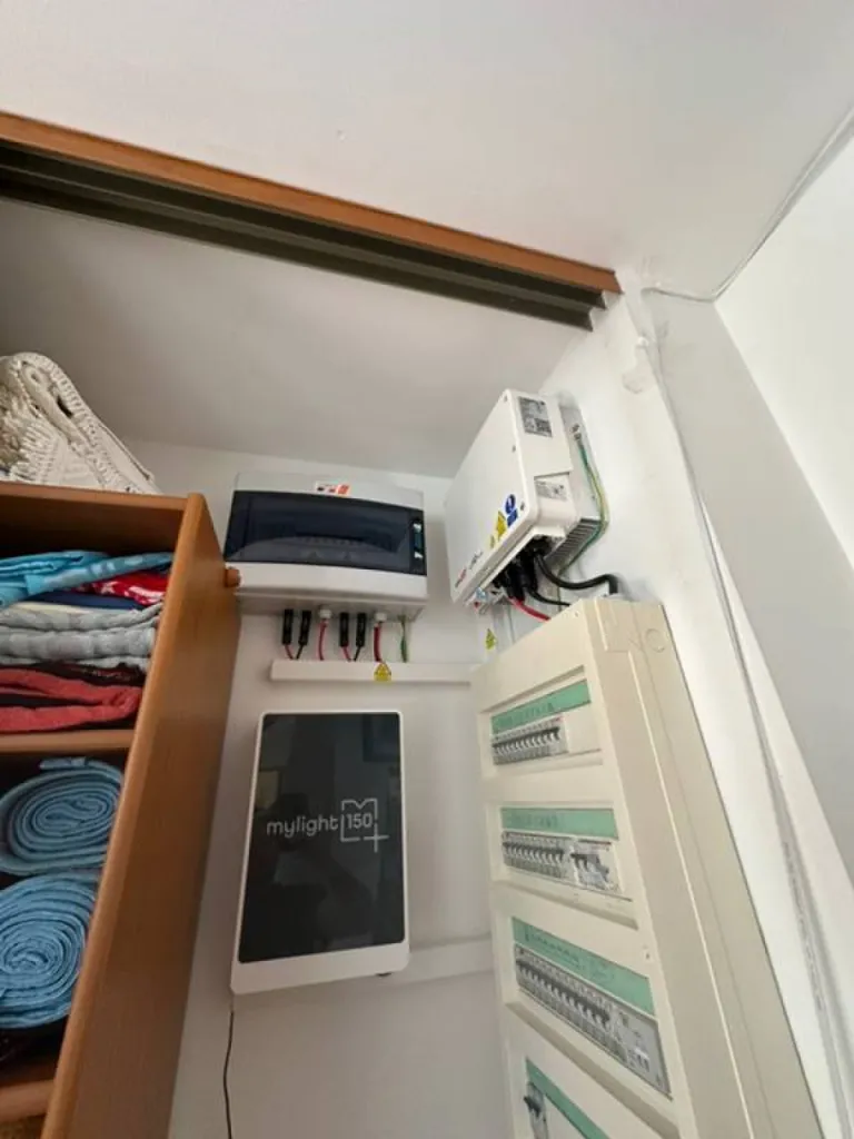 Installation d'une batterie virtuelle MyLight pour stocker l'énergie produite en trop