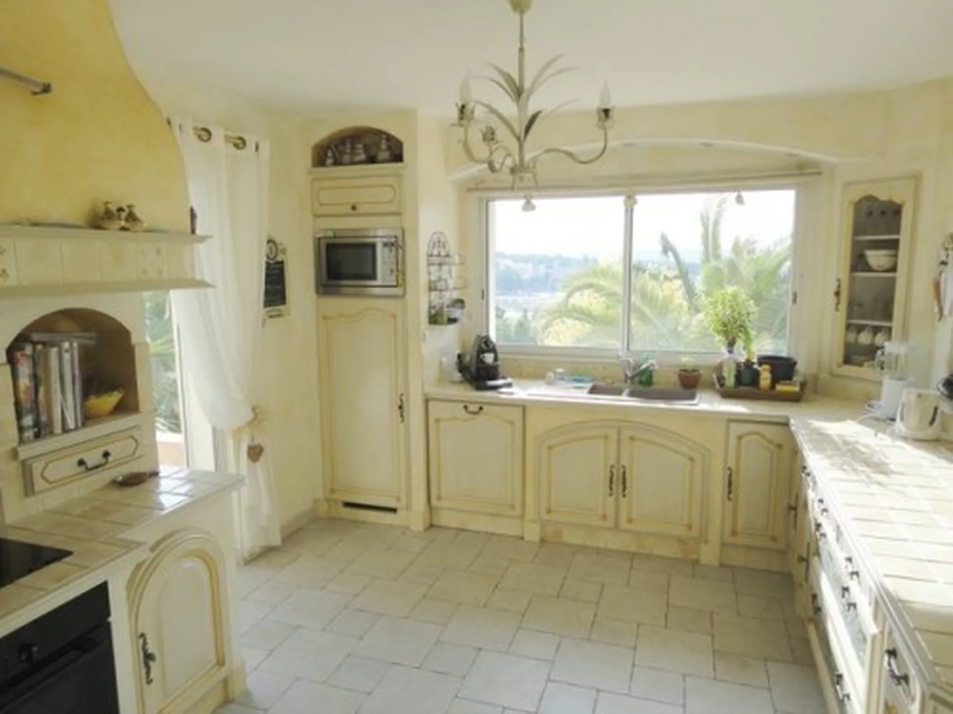 Villa en vente sur Carnoux en Provence avec deux logements, piscine, pool house