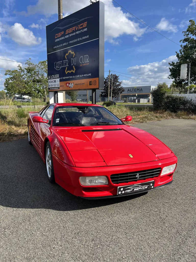 Lustrage et nettoyage complet sur une Ferrari 512 TR - Le Mans 72.