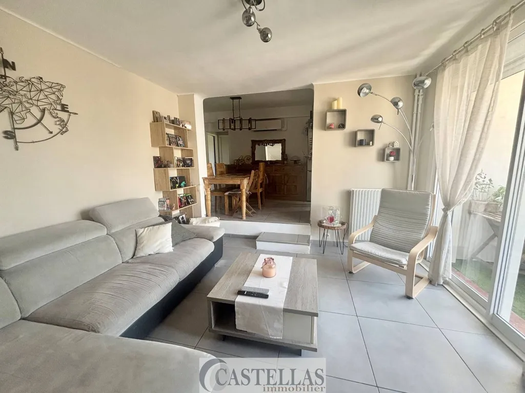 A vendre dans le centre d' Aubagne T3 avec ascenseur proche commerces