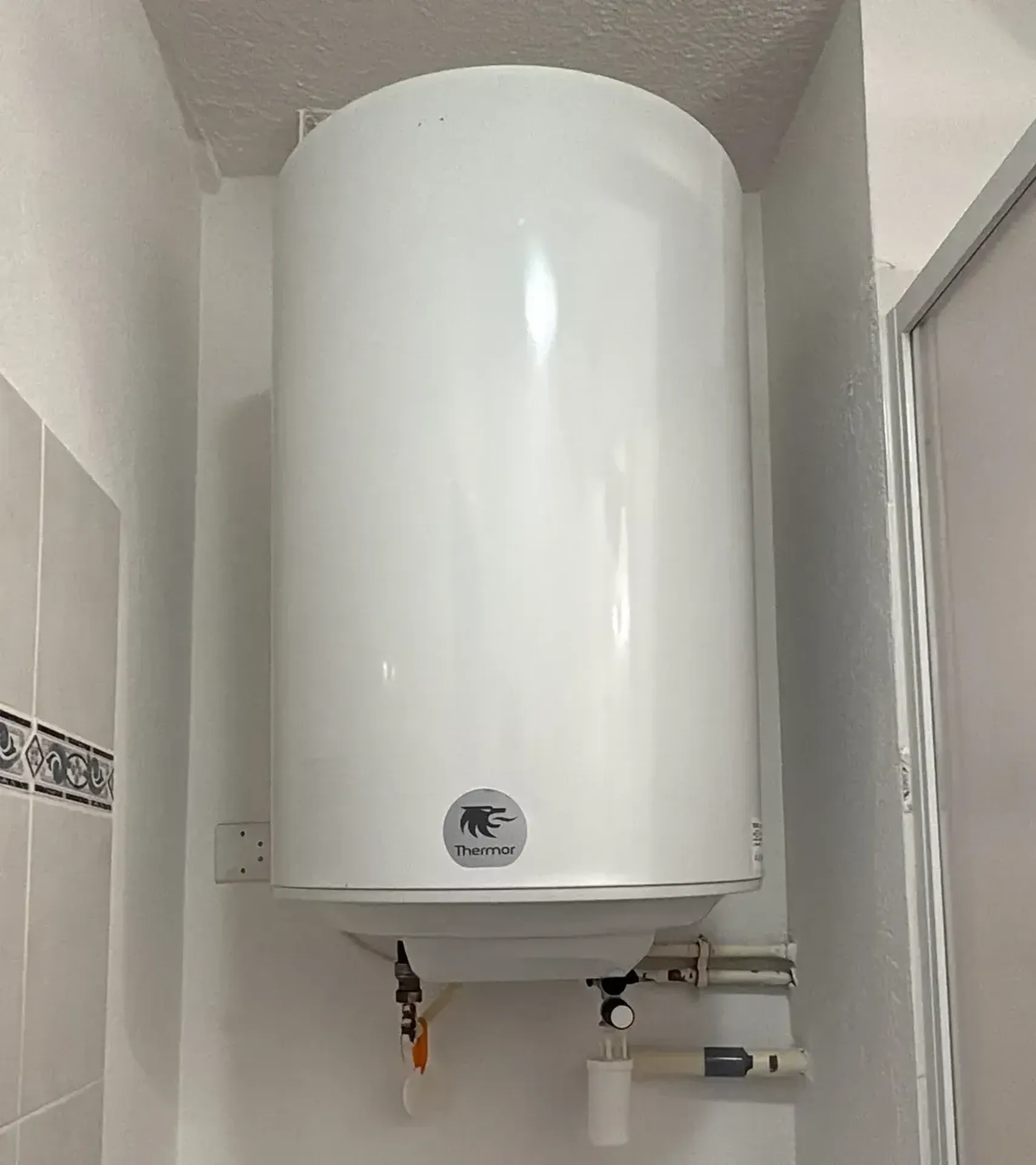 Votre artisan plombier de confiance à Montpellier : Une expertise certifiée en installations sanitaires et génie climatique
