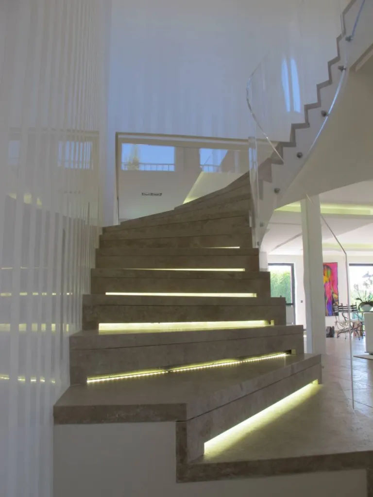 Escalier en pierre de Dordogne brossé