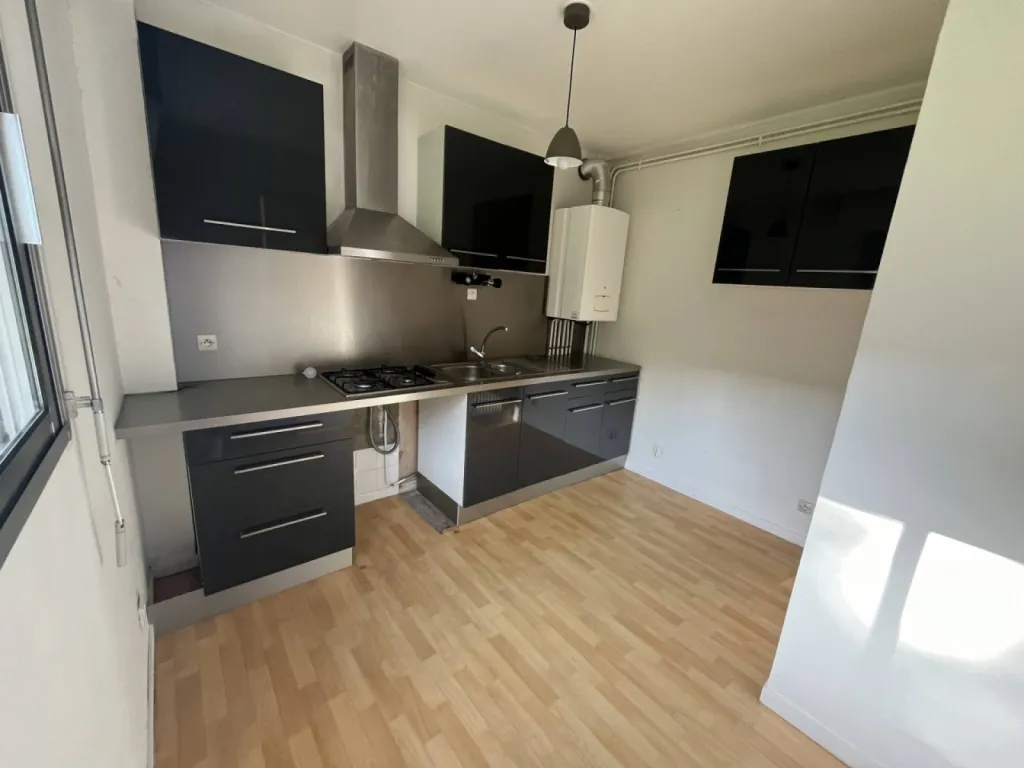 Situé au rez-de-chaussée du bâtiment A
