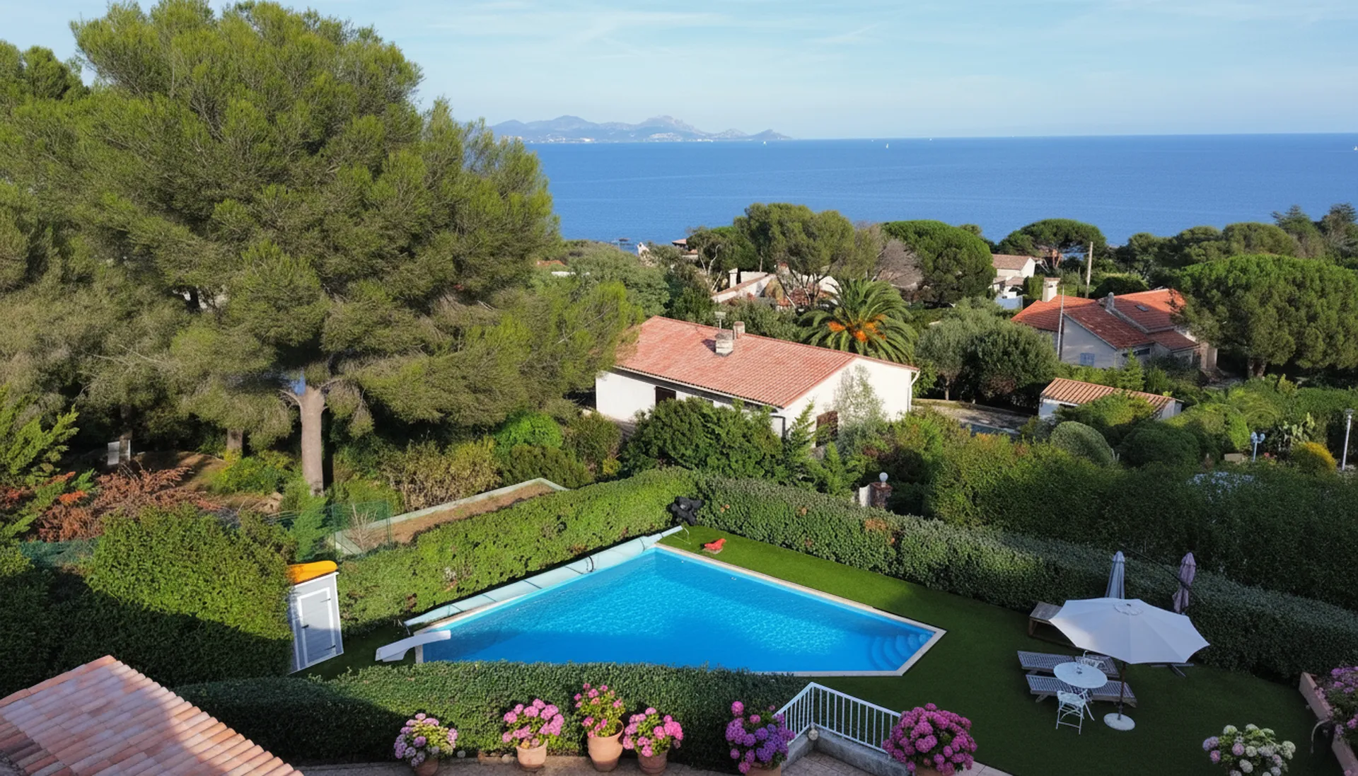 Vue mer et piscine