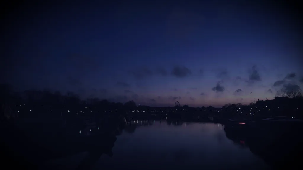 Réalisation d'une vidéo marketing/communication pour Clear Channel concernant une campagne pour l'annonceur Chanel à Paris intra muros