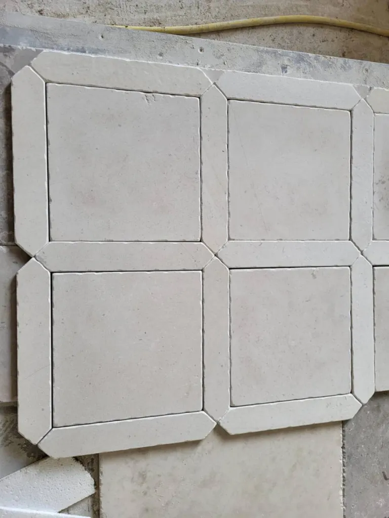 Dallage pierre de Dordogne sur RDV au showroom 36 rue de Bourgogne à Paris