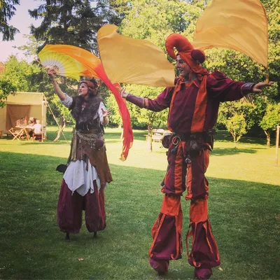 Vivez un mariage médiéval inoubliable avec une wedding planner spécialisée pour créer une célébration authentique et magique