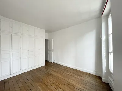 Exclusivité appartement meublé de 3 pièces proche du RER A de Saint Germain en Laye rue de Paris à proximité des commerces.