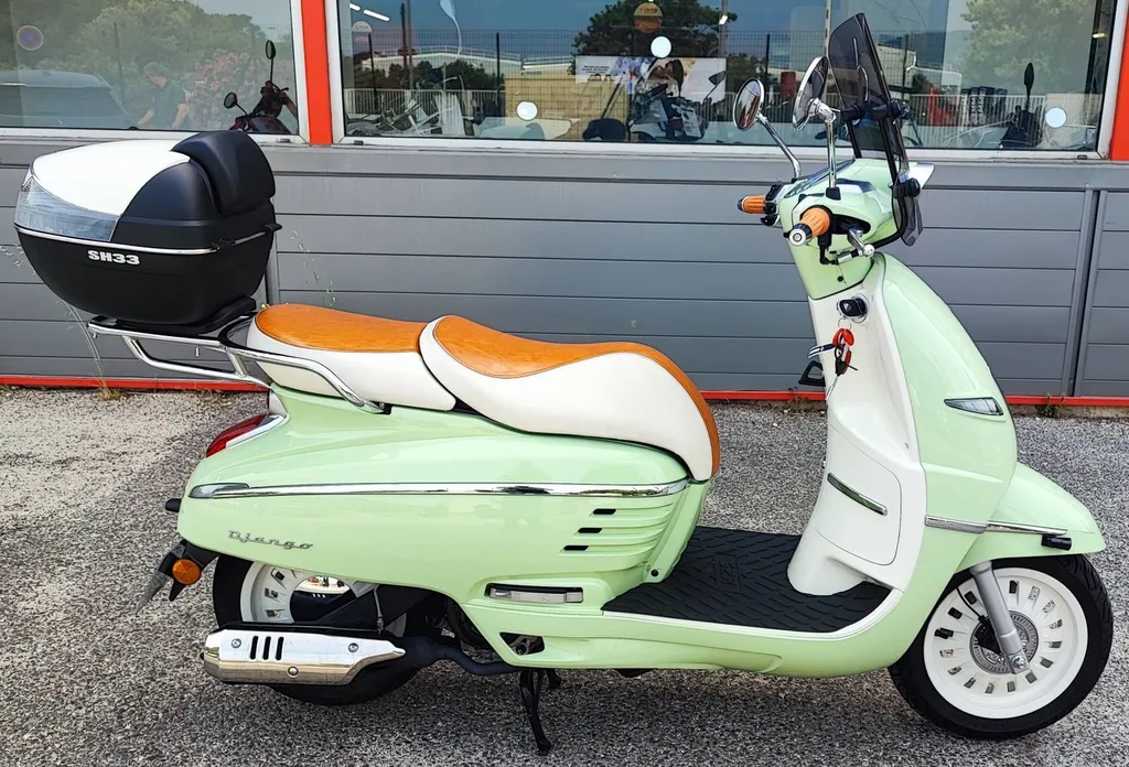 PEUGEOT DJANGO 125 DU 04/2025 AVEC 1700KM.