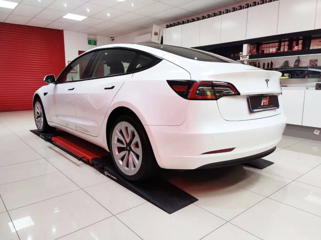 TESLA MODEL 3 LONG RANGE - PPF PARTIEL + CERAMIQUE GTECHNIQ A CAMBRAI