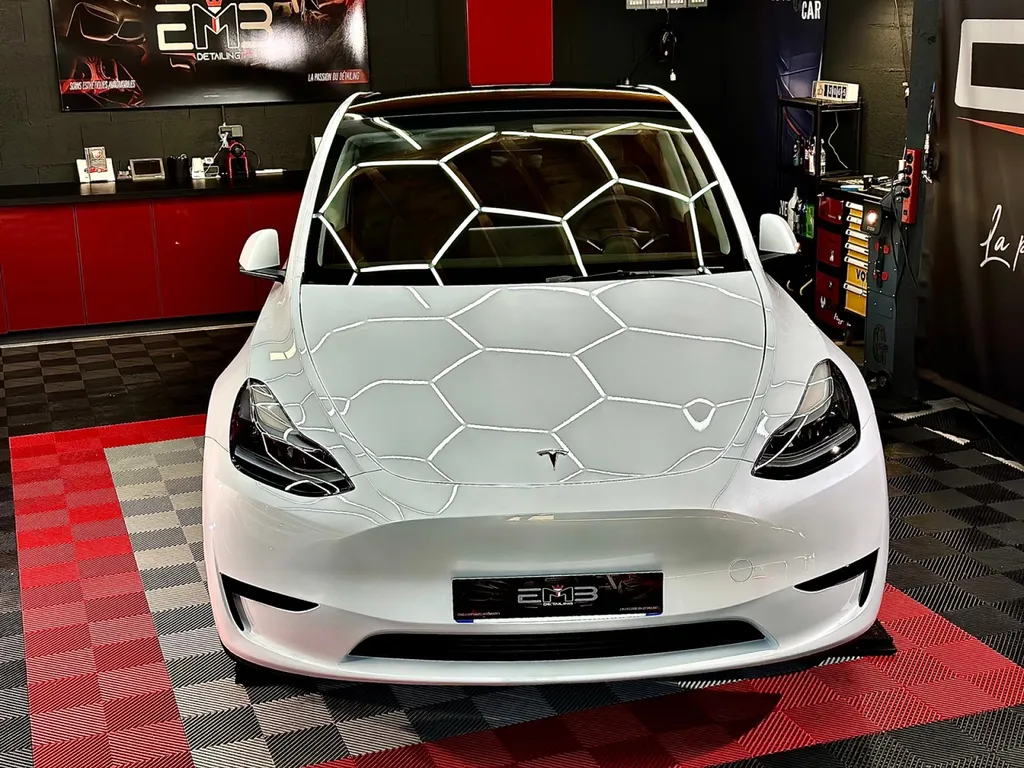 Protection carrosserie tesla model Y Lyon traitement céramique 